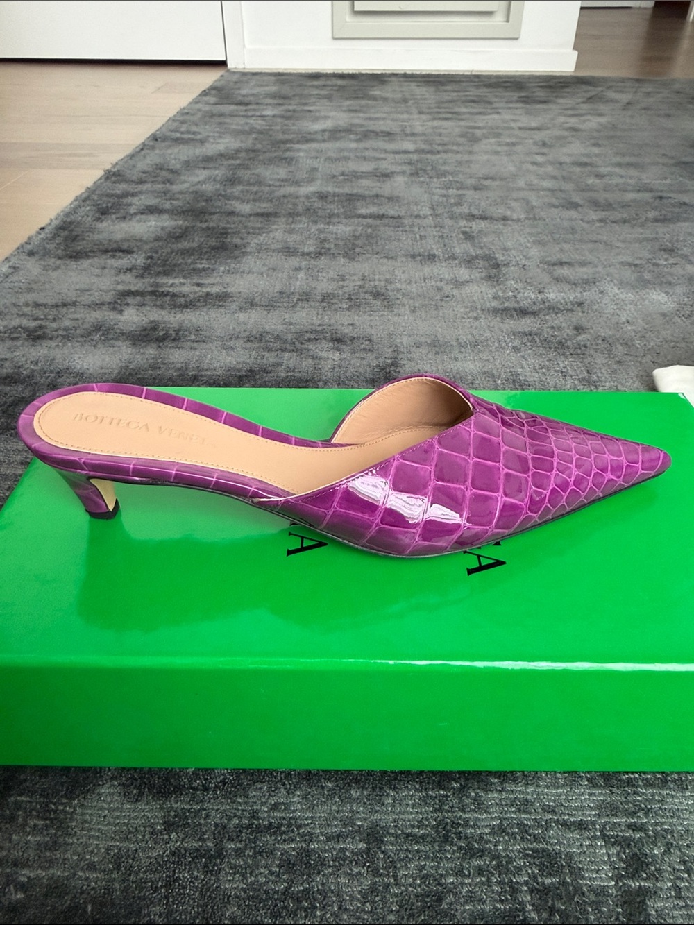 Bottega Veneta Mules and Box - Picture 3 of 4